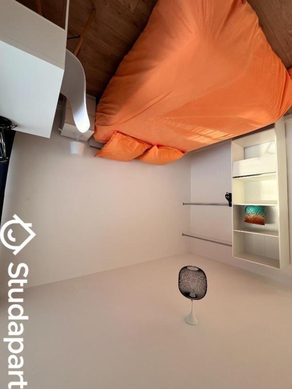 Chambre - 9 m² - 1 pièce