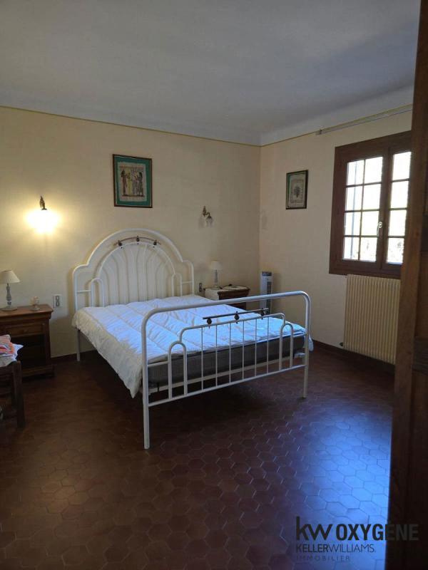 Maison - 250 m² - 6 pièces