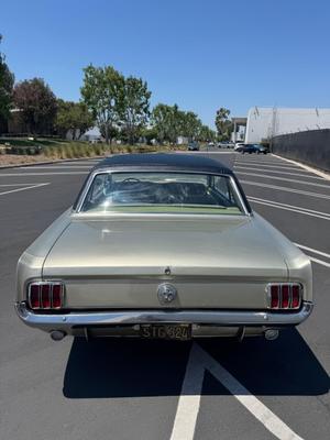 Ford Mustang Coupe Seafoam Green Toit Vinyle 1966