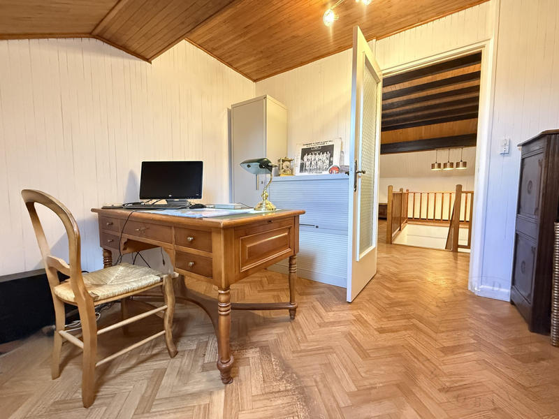 Maison traditionnelle - 282 m² - 8 pièces