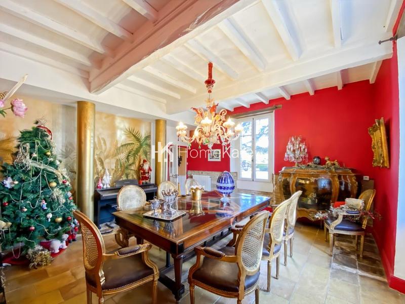 Maison de maîtres - 300 m² - 8 pièces