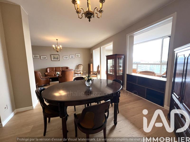 Appartement - 127 m² - 6 pièces