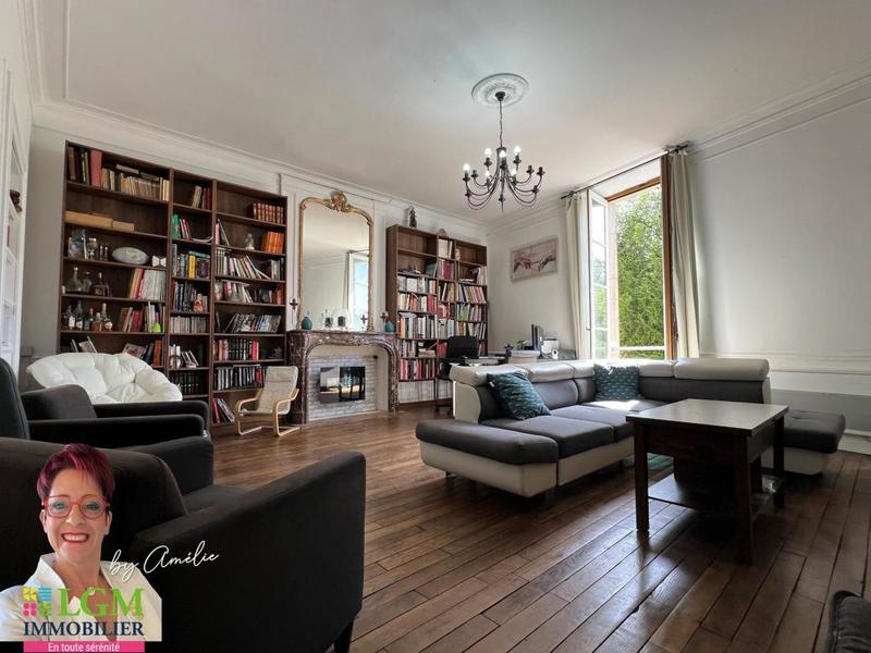 Maison - 230 m² - 6 pièces