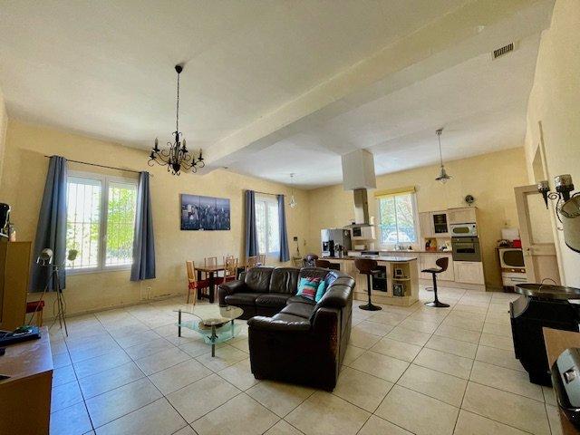 Maison - 500 m² - 5 pièces