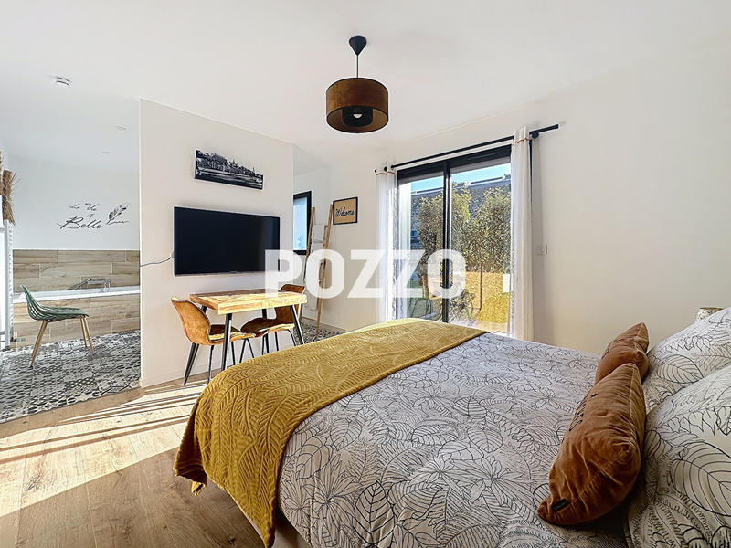 Maison - 283 m² - 11 pièces