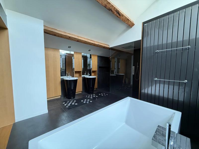 Appartement - 152 m² - 4 pièces