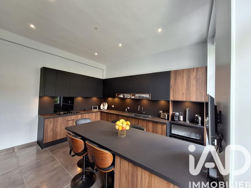 Maison - 285 m² - 8 pièces