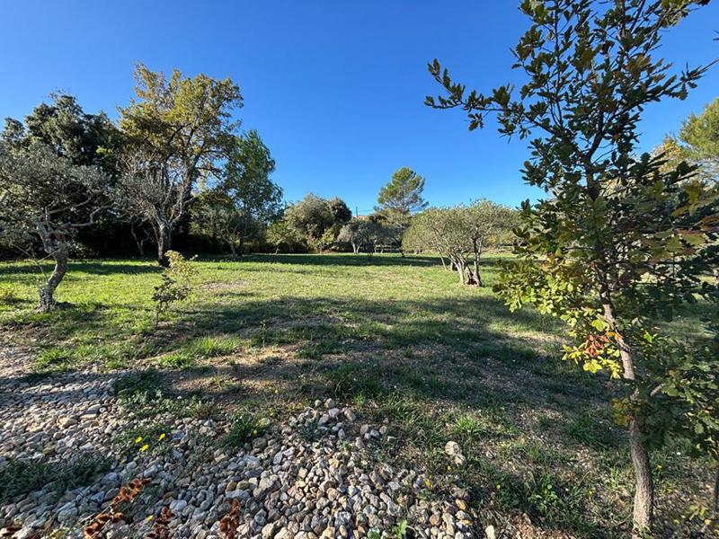 Terrain constructible - 1 622 m²