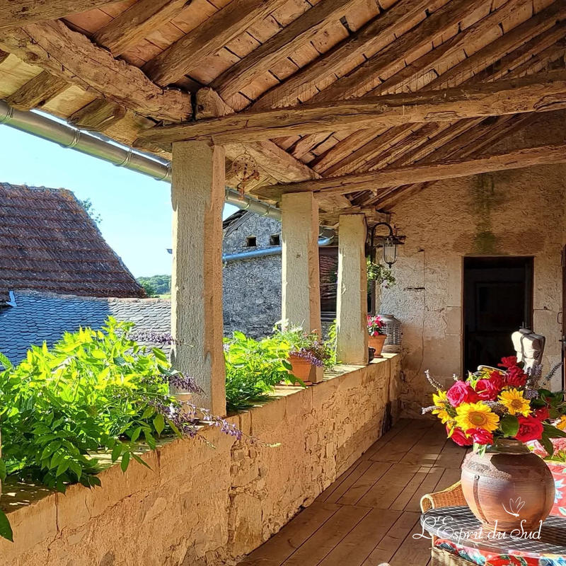 Mas - 418 m² - 19 pièces