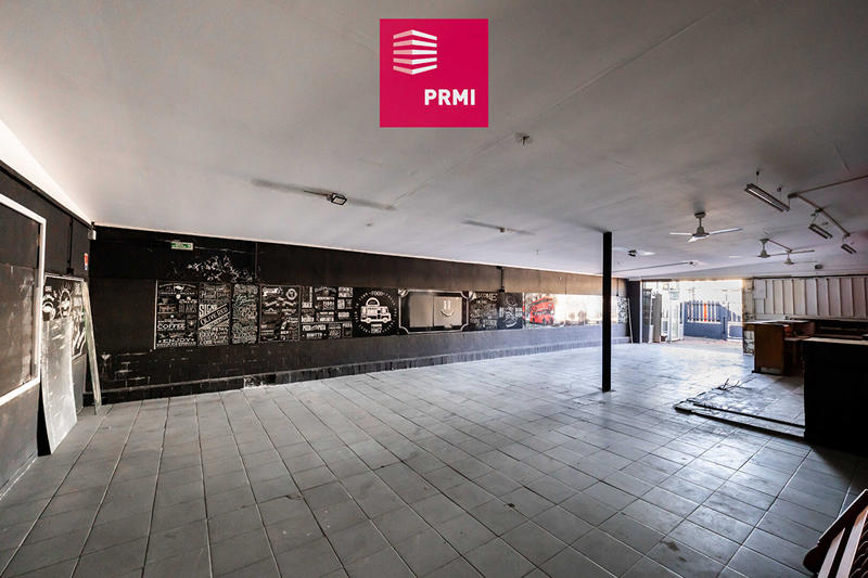 Maison - 250 m² - 1 pièce