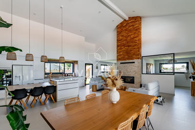 Maison contemporaine - 210 m² - 7 pièces