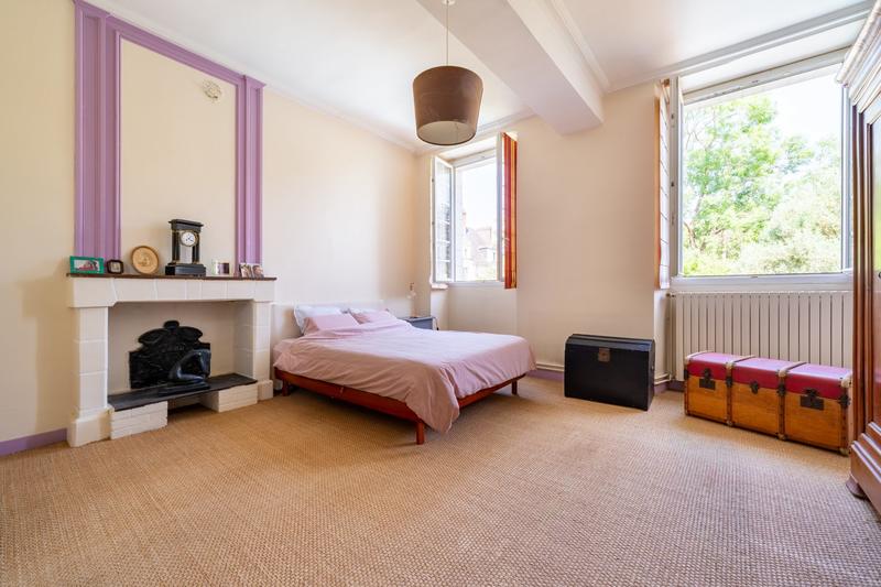 Maison ancienne - 212 m² - 7 pièces