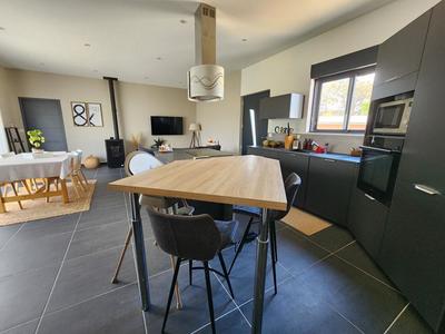 Maison - 110 m² - 5 pièces