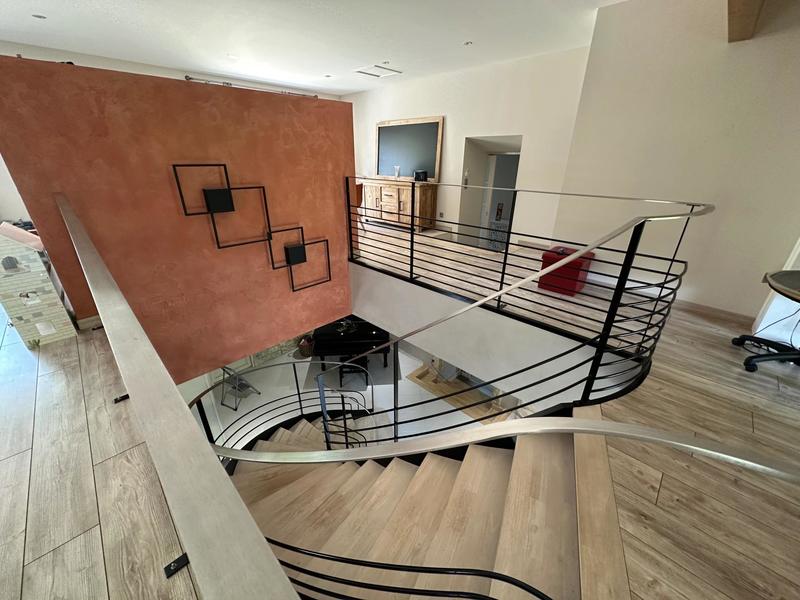 Maison - 307 m² - 8 pièces