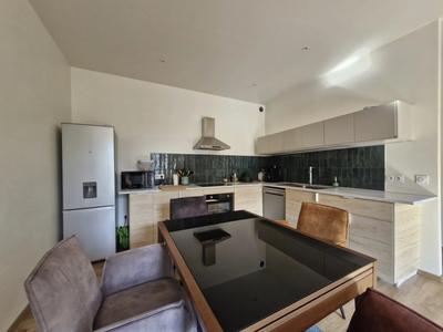 Appartement - 80 m² - 4 pièces