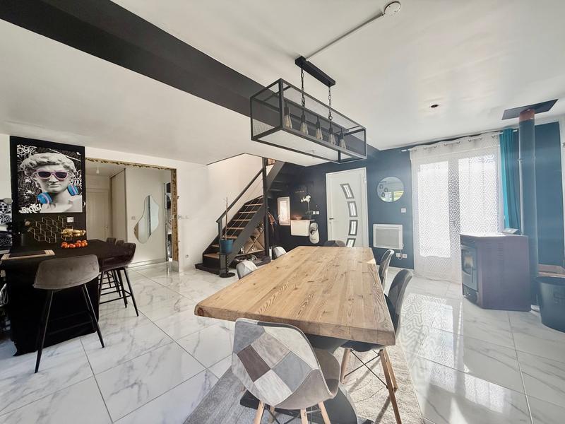 Maison - 95 m² - 6 pièces