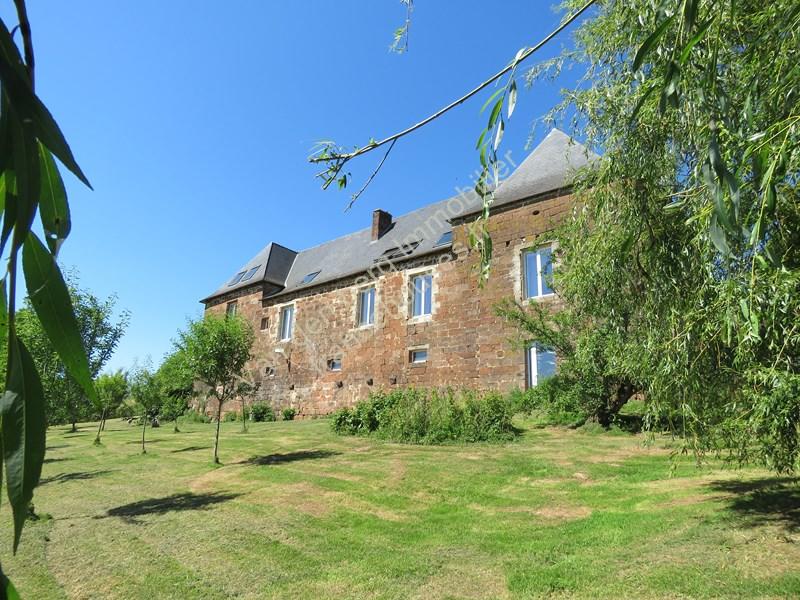Maison - 485 m² - 7 pièces