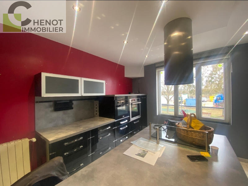 Propriété - 140 m² - 4 pièces