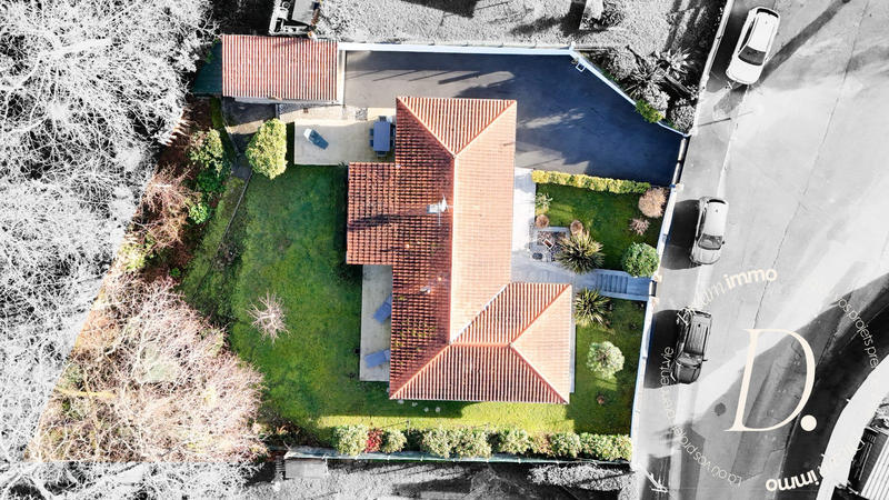 Maison - 122 m² - 4 pièces