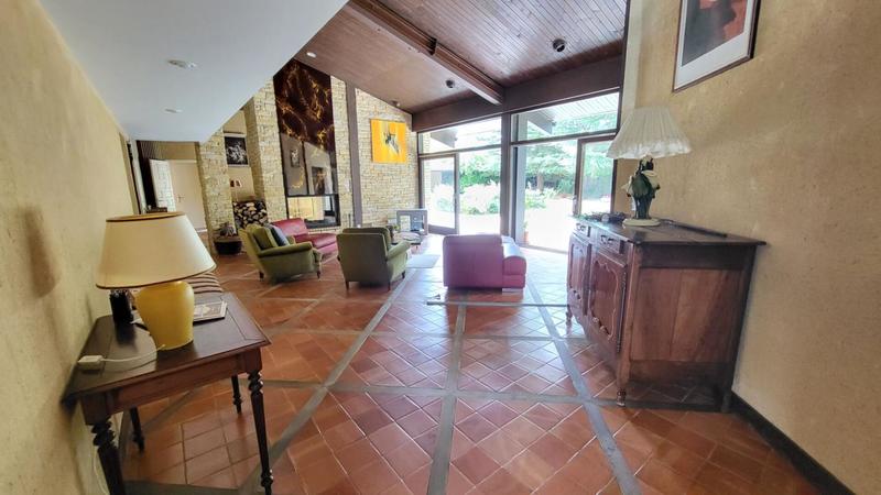 Maison - 290 m² - 10 pièces