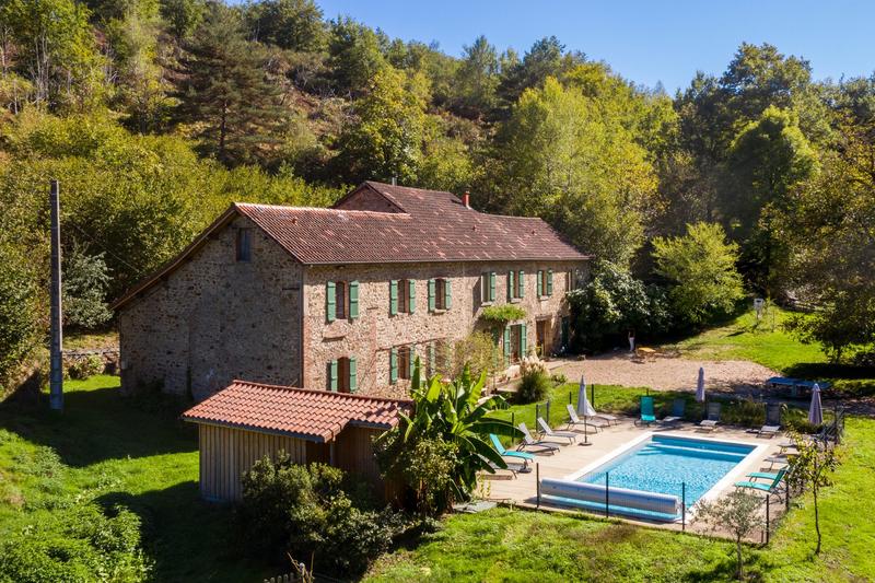 Maison - 425 m² - 12 pièces