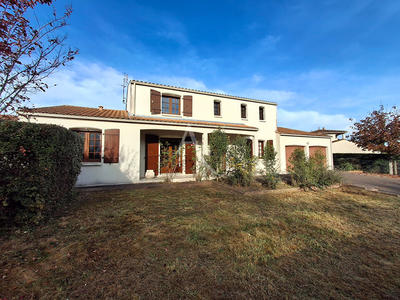 Maison - 191 m² - 8 pièces