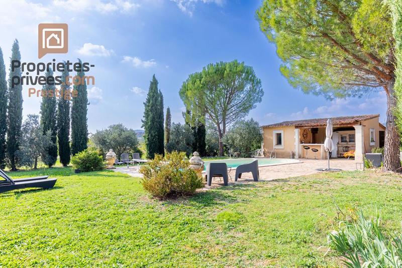 Maison - 275 m² - 10 pièces