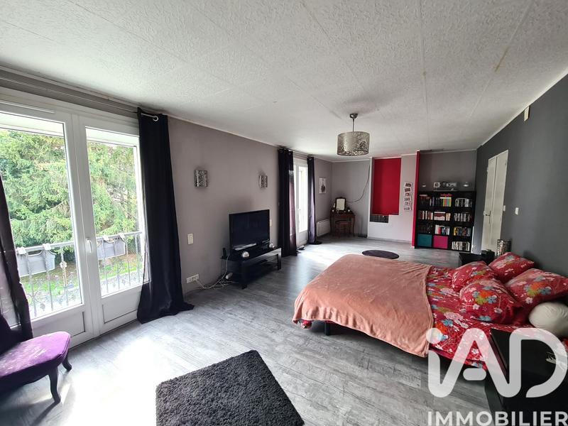 Maison - 202 m² - 7 pièces