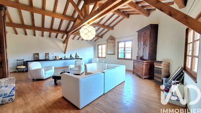 Maison - 240 m² - 6 pièces