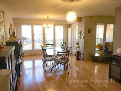 Appartement - 124 m² - 6 pièces