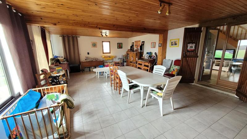 Maison - 243 m² - 11 pièces