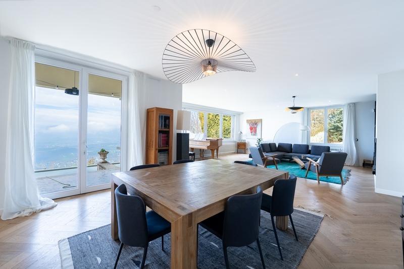 Maison - 246 m² - 6 pièces