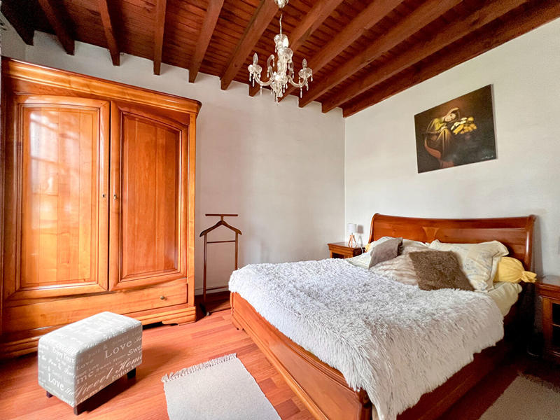 Maison - 483 m² - 16 pièces