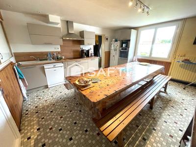 Maison - 137 m² - 7 pièces