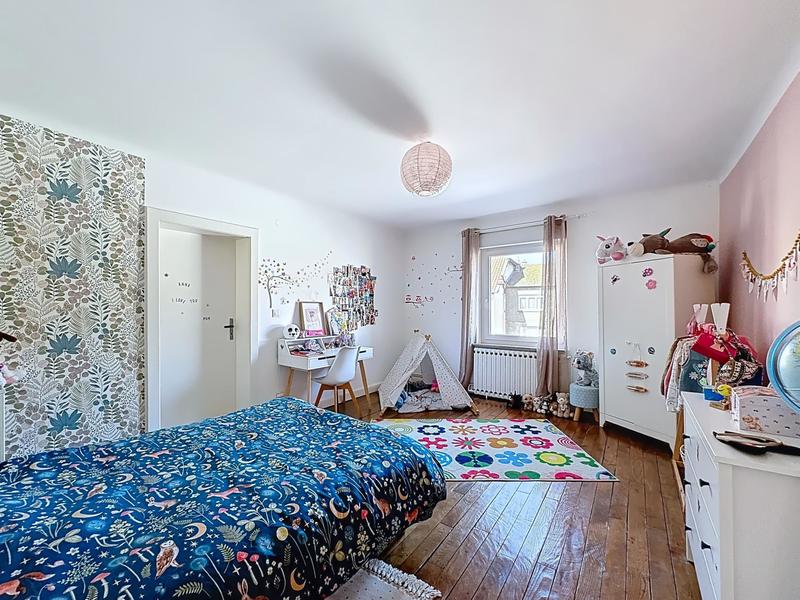 Maison - 250 m² - 7 pièces