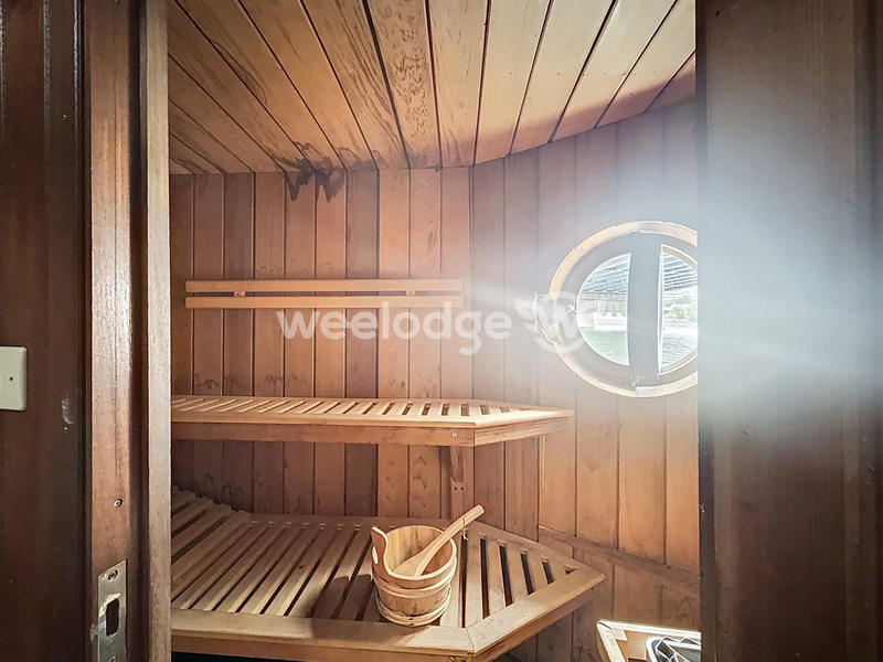 Local d'activités - 200 m²