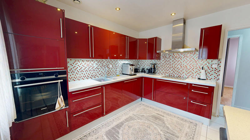 Maison - 110 m² - 4 pièces