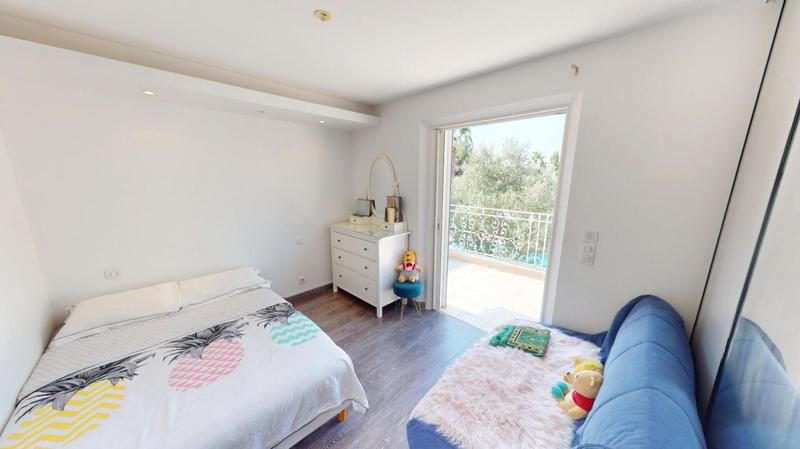 Villa - 207 m² - 8 pièces