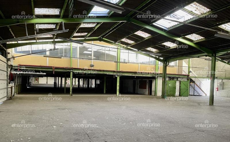 Entrepôt - 3 529 m²