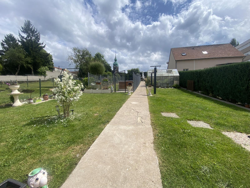 Maison - 215 m² - 12 pièces