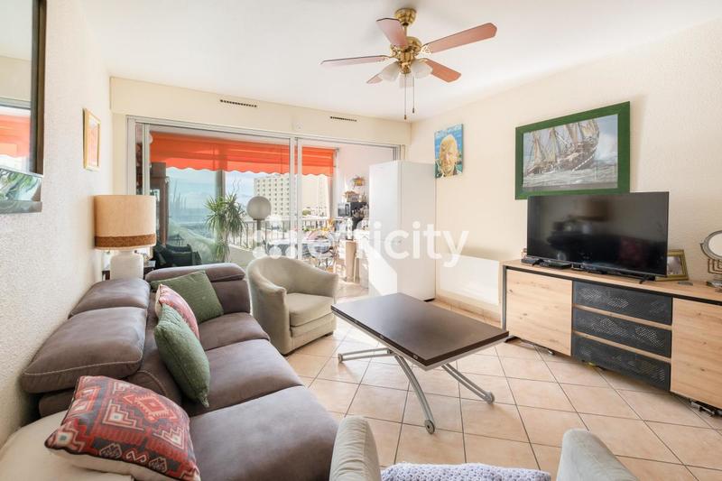 Studio - 25 m² - 1 pièce