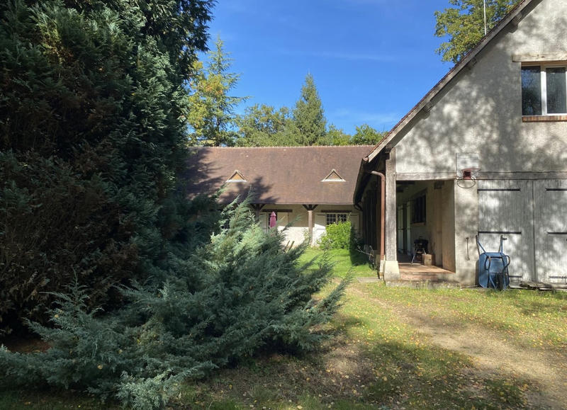 Propriété - 233 m² - 6 pièces