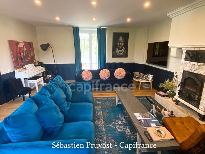 Maison de maîtres - 300 m² - 9 pièces