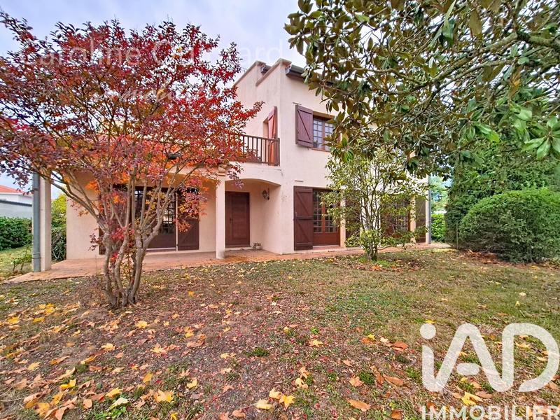 Maison - 195 m² - 6 pièces