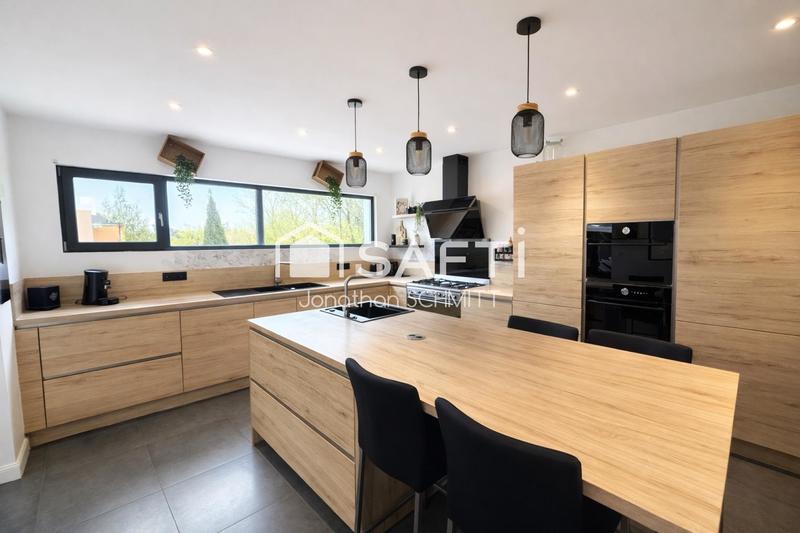 Maison - 171 m² - 6 pièces