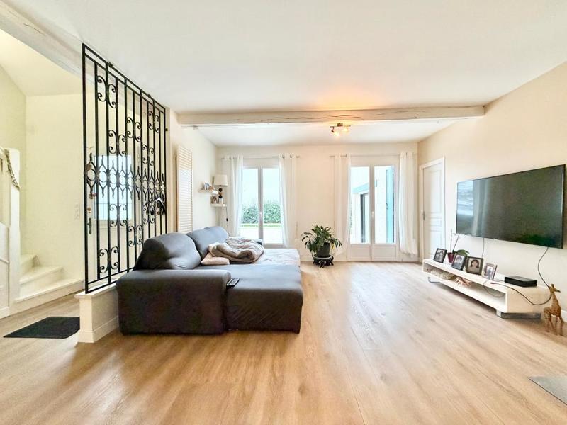 Maison - 210 m² - 7 pièces