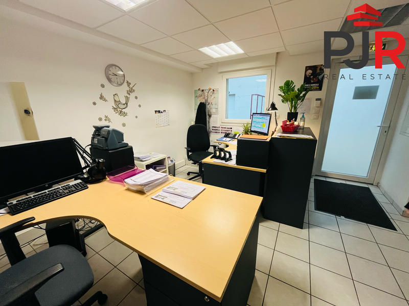 Bureau - 143 m²