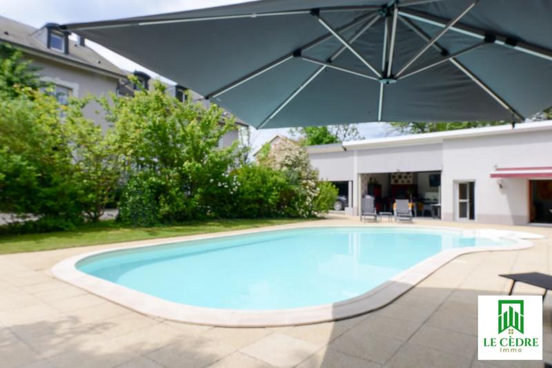 Maison - 465 m² - 15 pièces