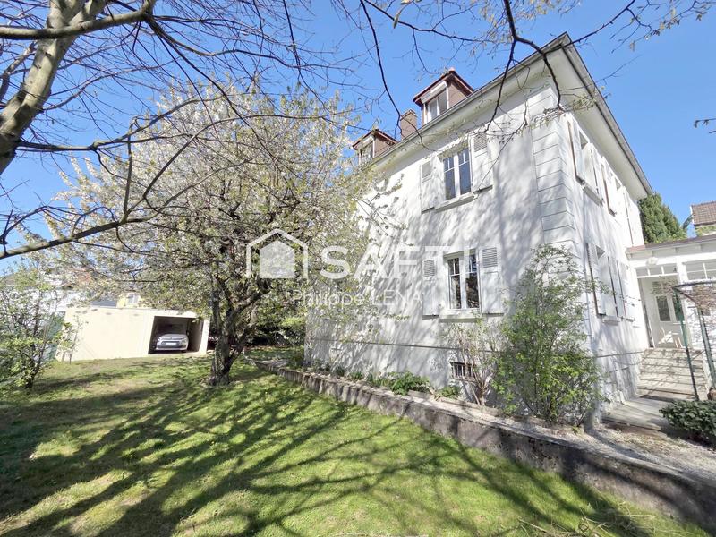 Villa - 194 m² - 8 pièces