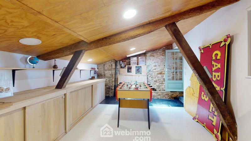 Maison - 286 m² - 11 pièces